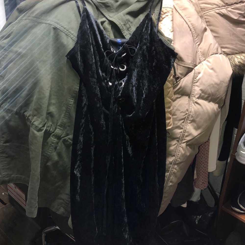 Black velvet midi lace up dress!